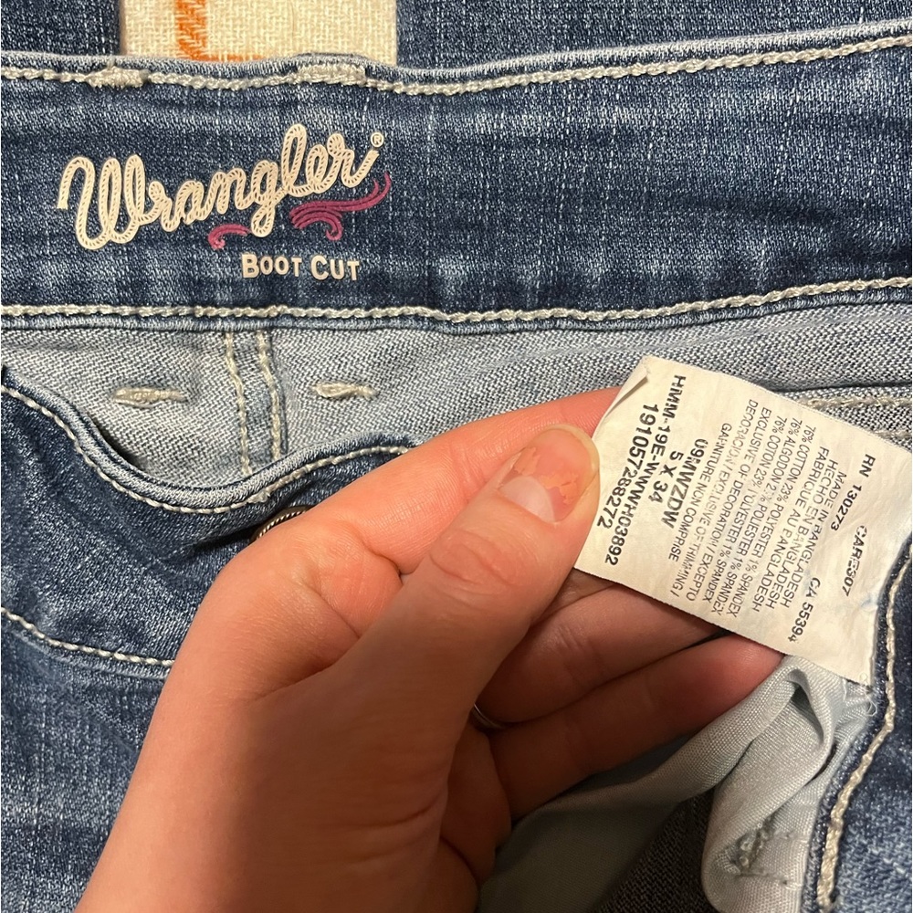 Wrangler Jeans - Picture 3 of 3